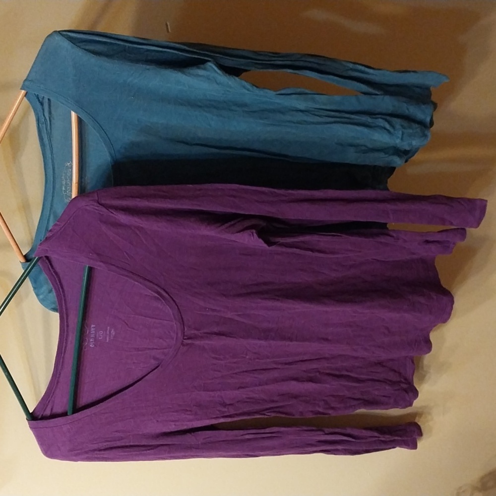 Bundle. Set of 2 long sleeve shirts. Size L